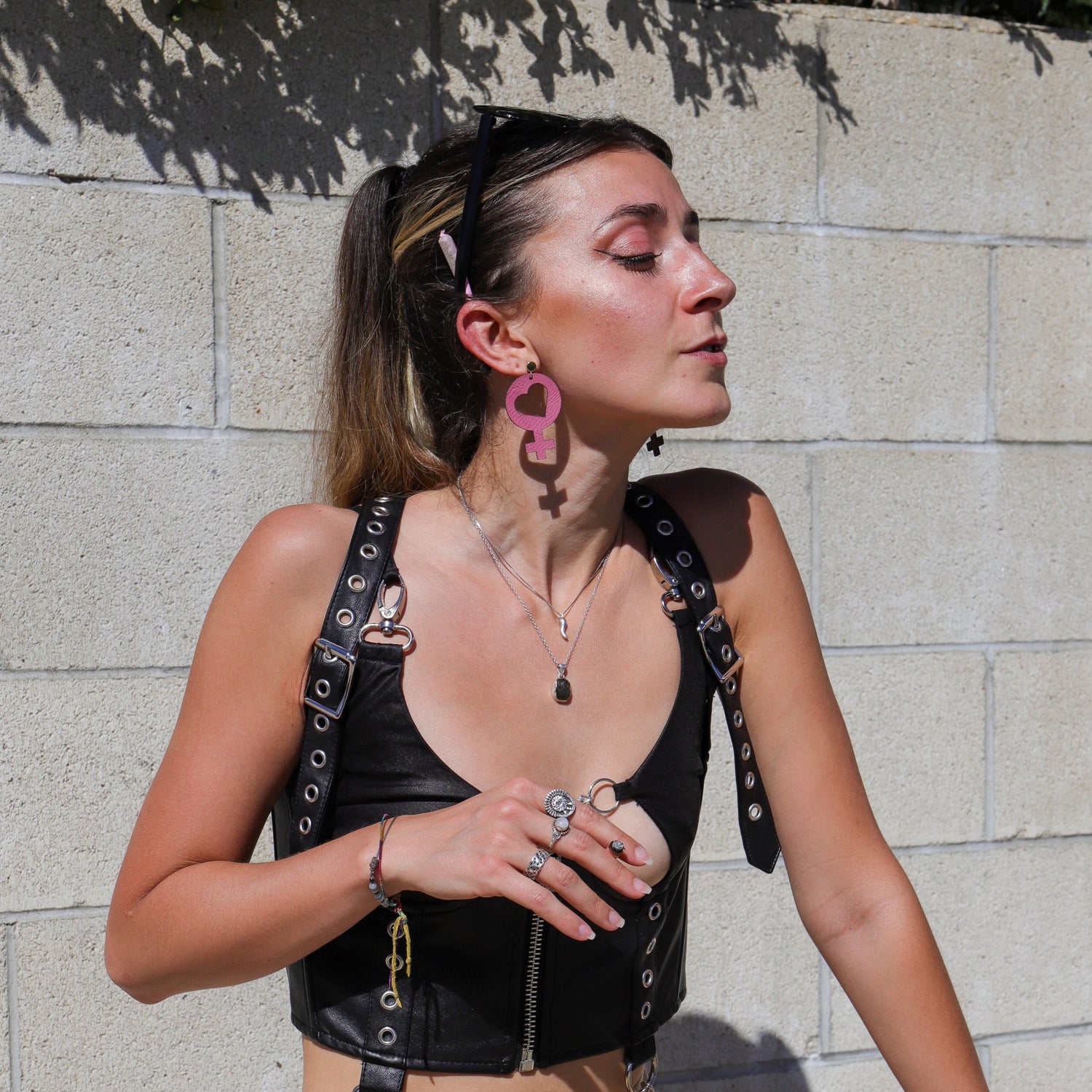 Women Love Plants Women's Symbol Heart Leather Stud Earrings